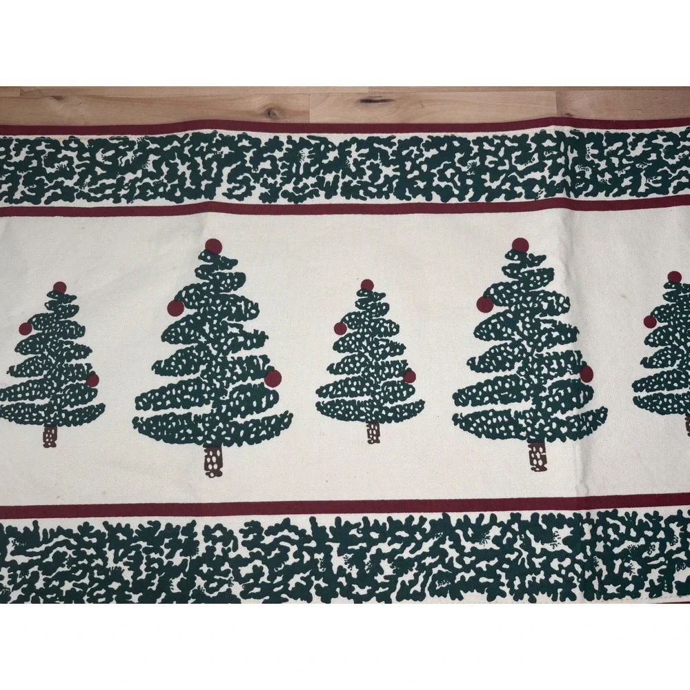 N/A holiday table
